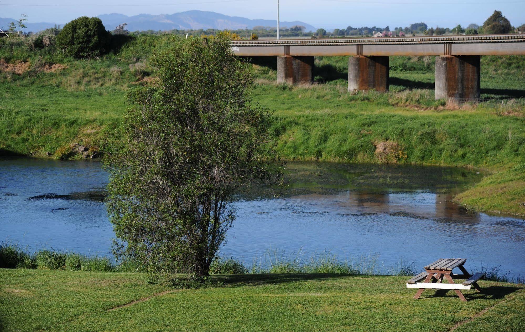 Blenheim Bridges Holiday Park Luaran gambar
