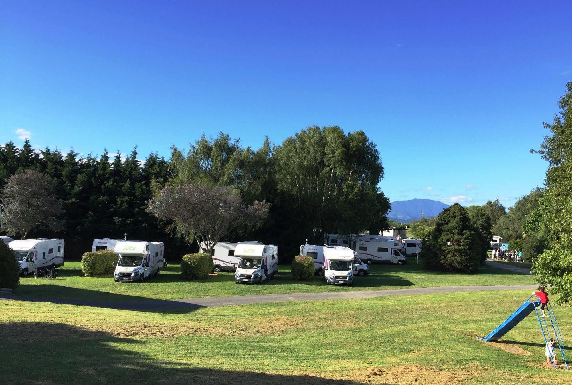 Blenheim Bridges Holiday Park Luaran gambar