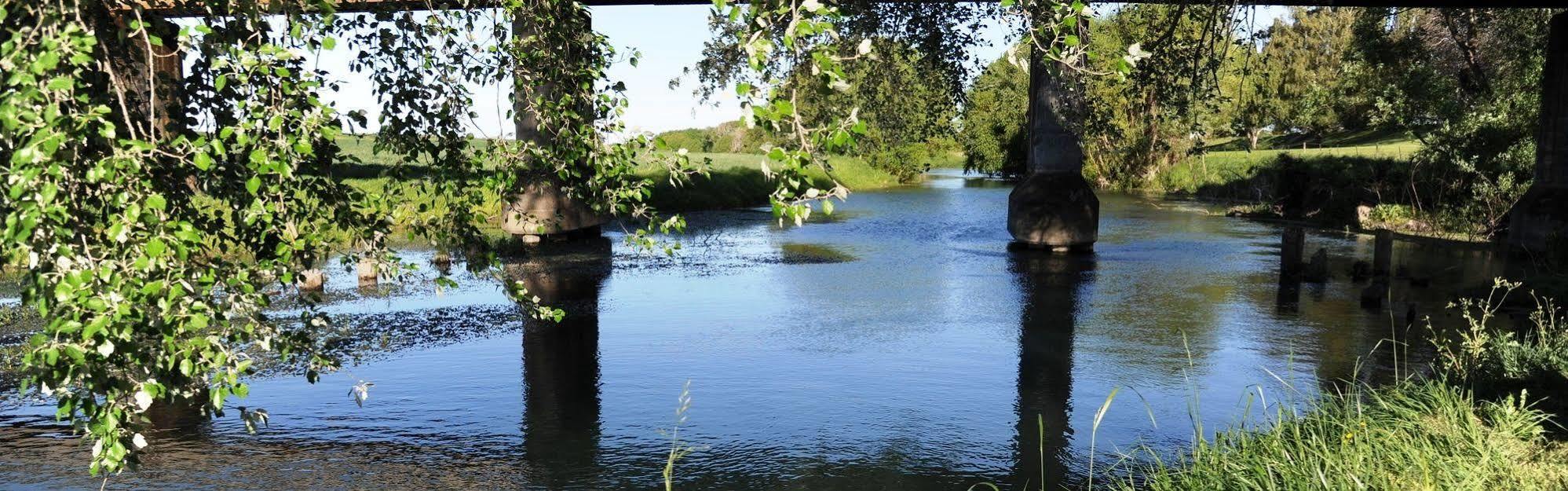 Blenheim Bridges Holiday Park Luaran gambar